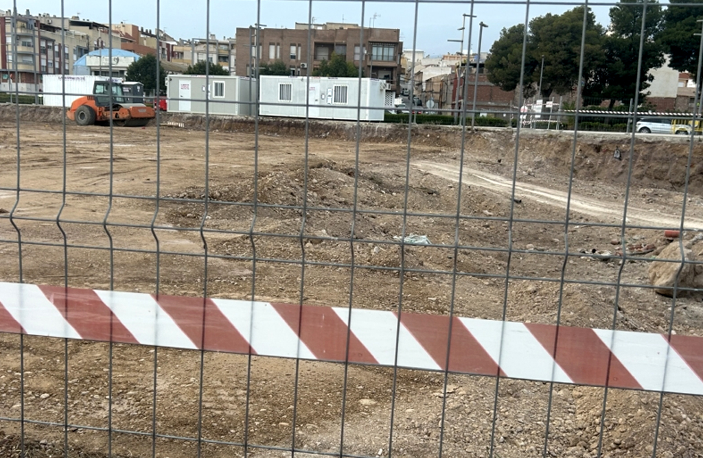 Comienzan las obras de la nueva gran superficie comercial Lidl, en la zona de La B�scula